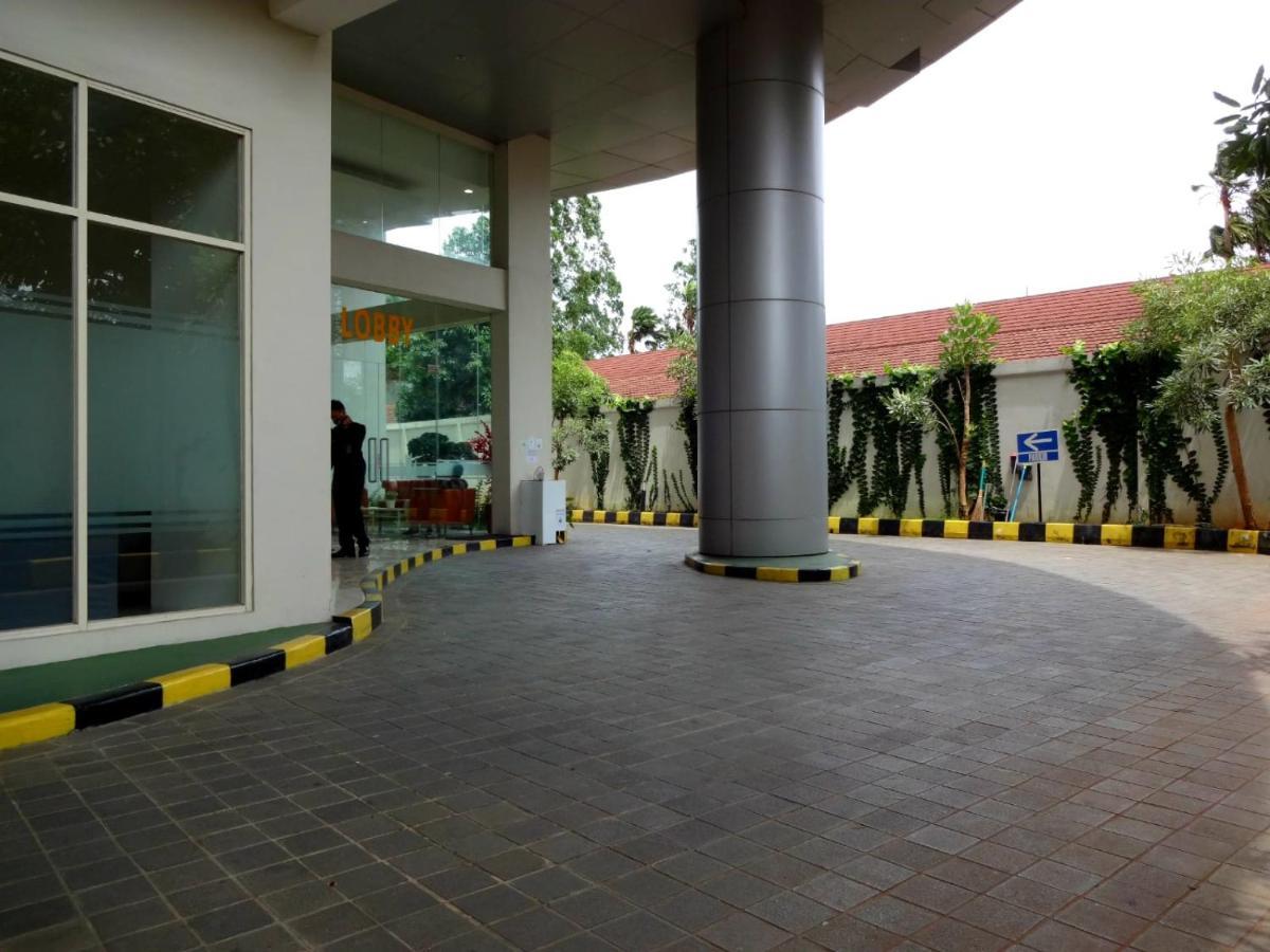 Padina Suites Tangerang Exterior photo